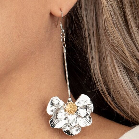 paparazzi Jewelry - Oh Snapdragons Earrings